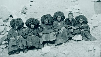 Suore del monastero Ta-Tshang, 1887-1908 da John Claude White